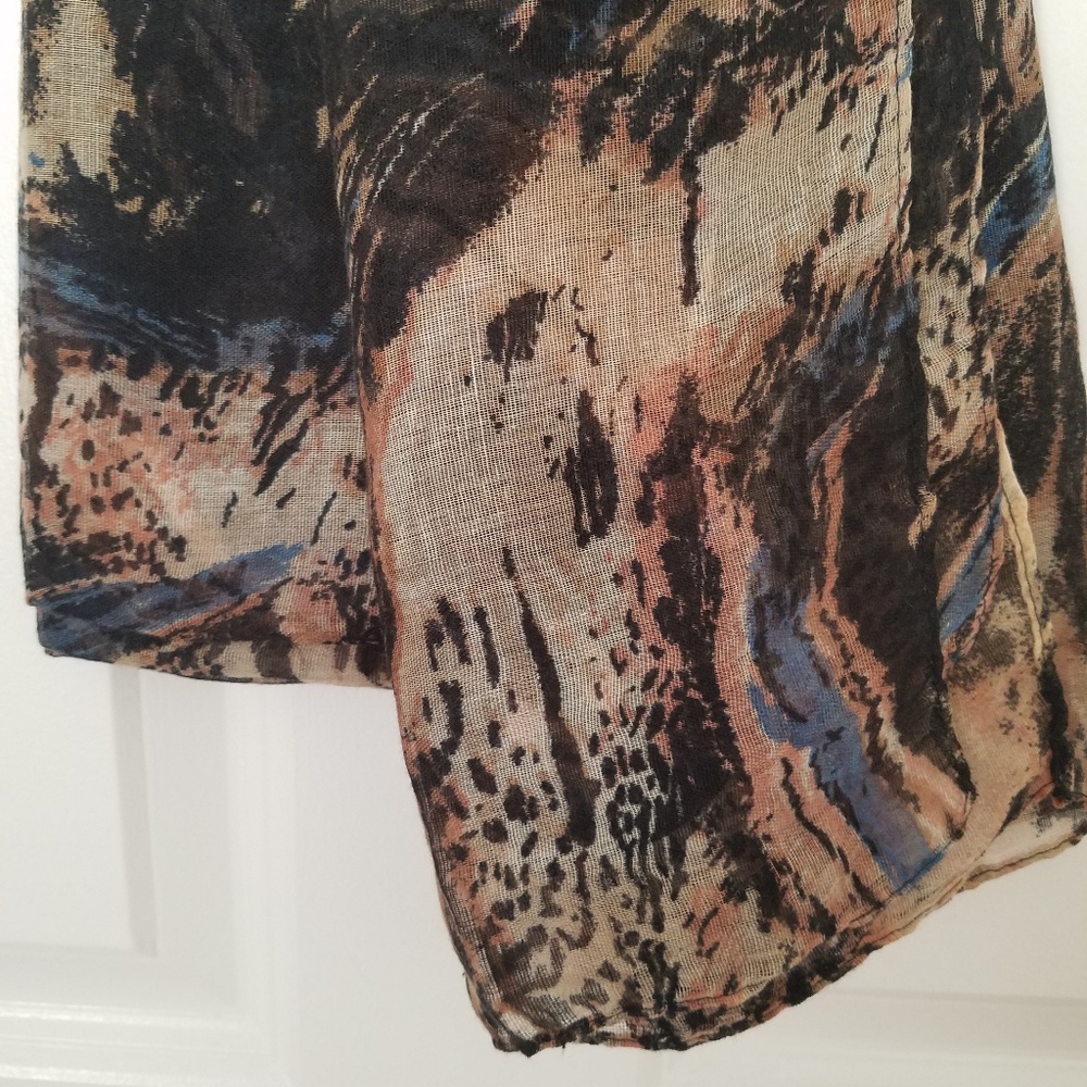 Abstract Patterned Scarf - Picture 2 of 2